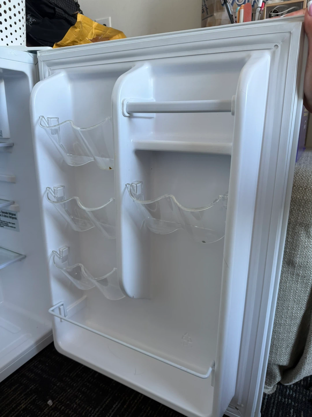 Insignia White Mini Refrigerator 2.7 Cu. Ft - photo 4