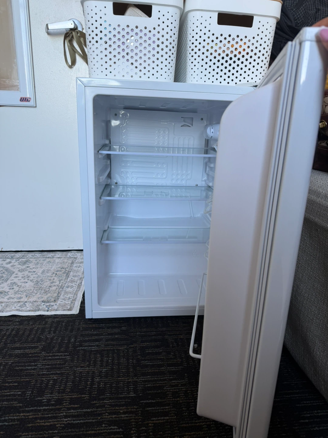 Insignia White Mini Refrigerator 2.7 Cu. Ft - photo 2