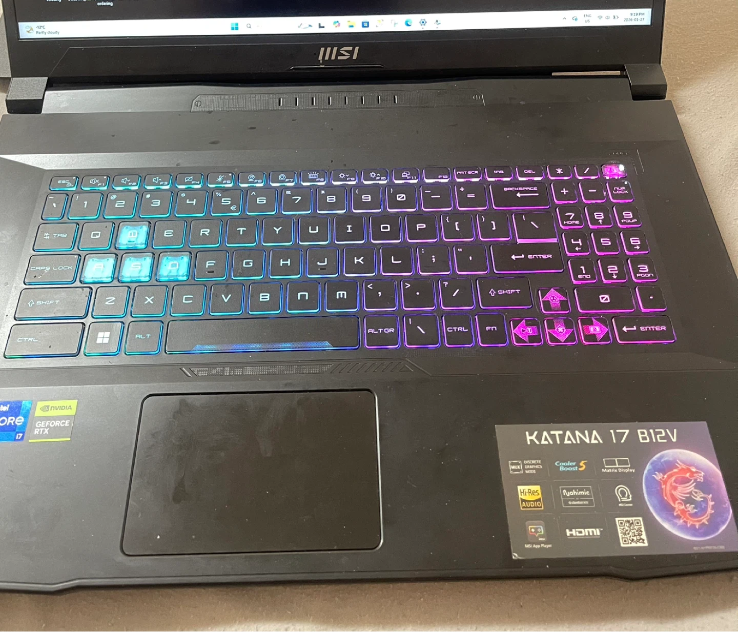 MSI Katana 17 B12V Laptop - photo 4