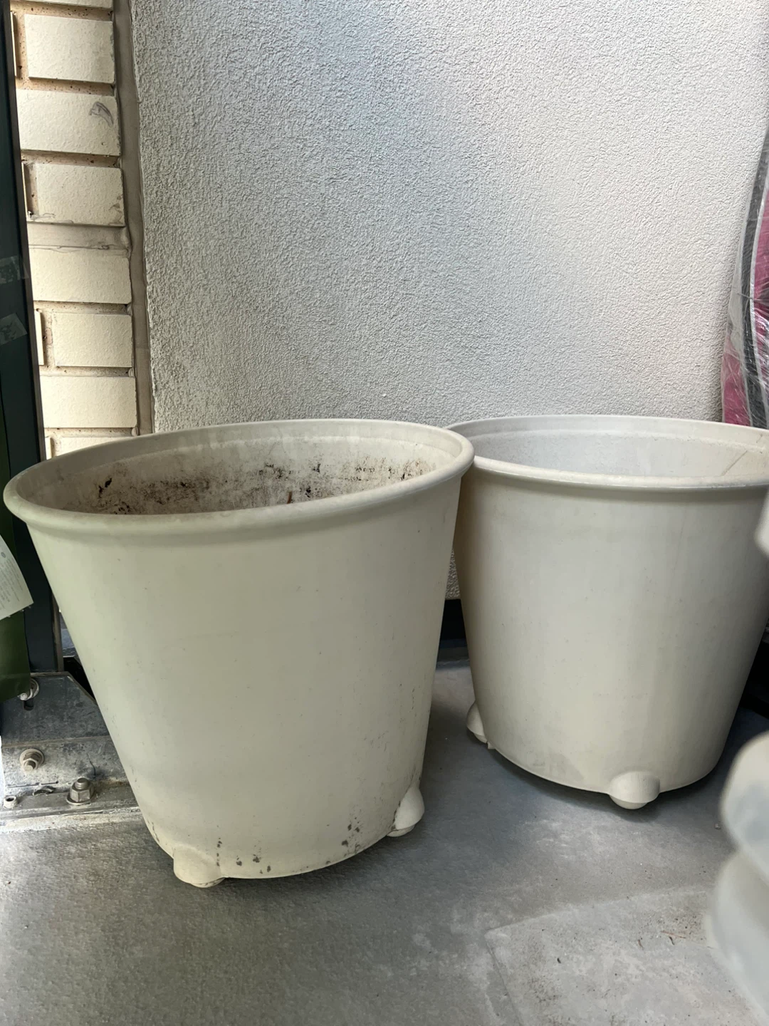 Large Beige Pots