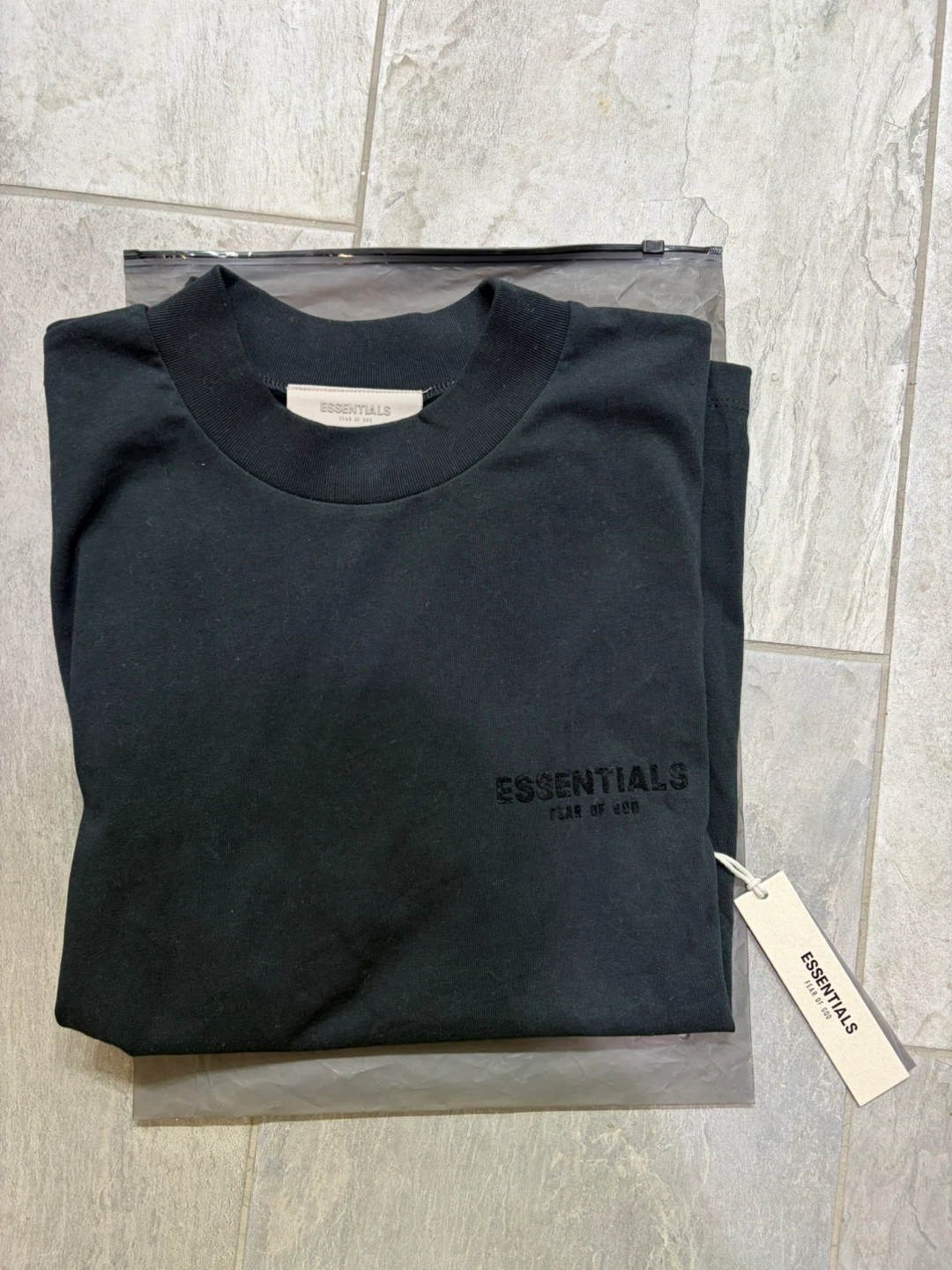 Fear of God Essentials T-Shirt Black Size M - photo 2