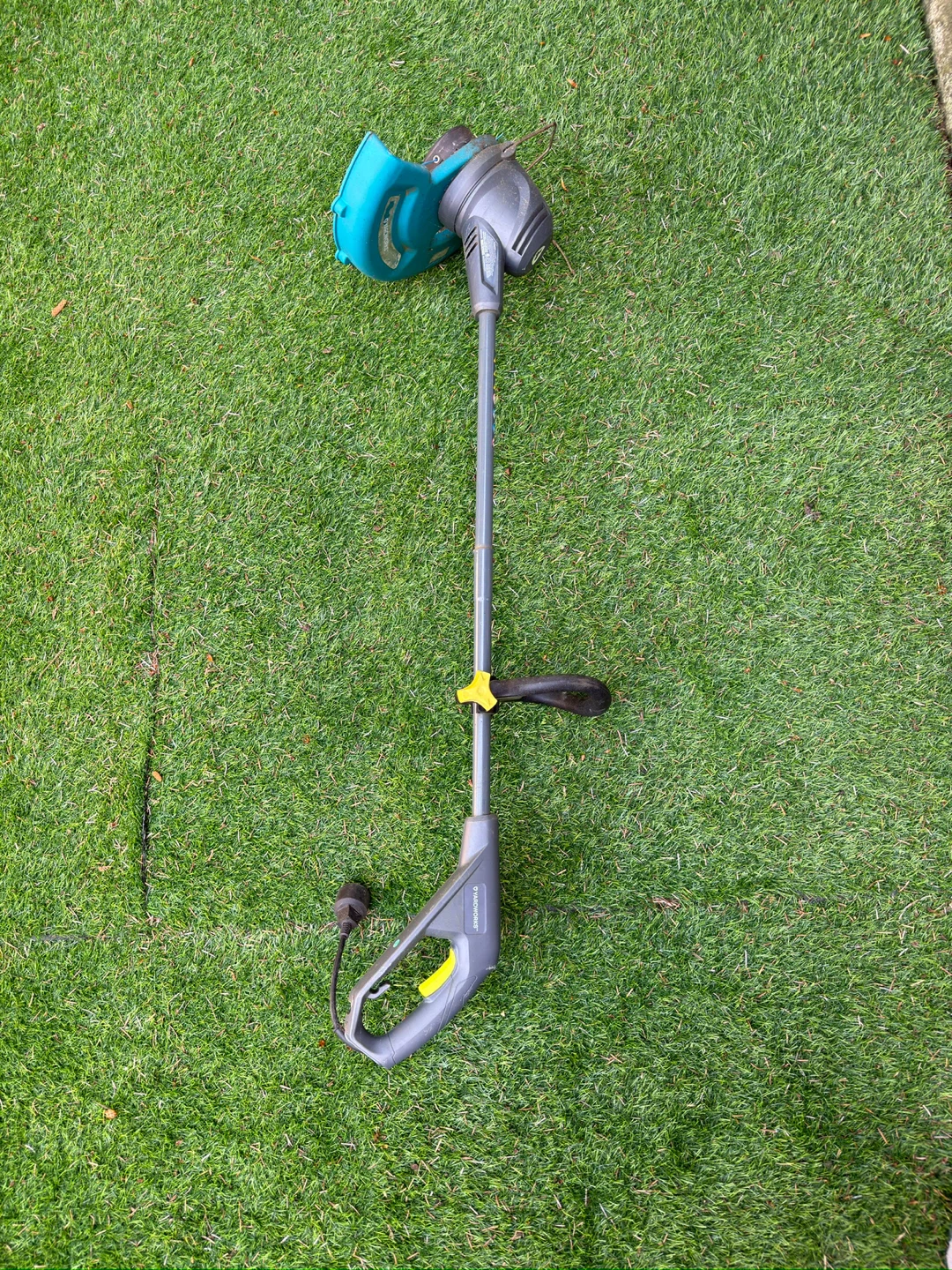 Yardworks Corded Electric String Trimmer / Weed Whacker - photo 2