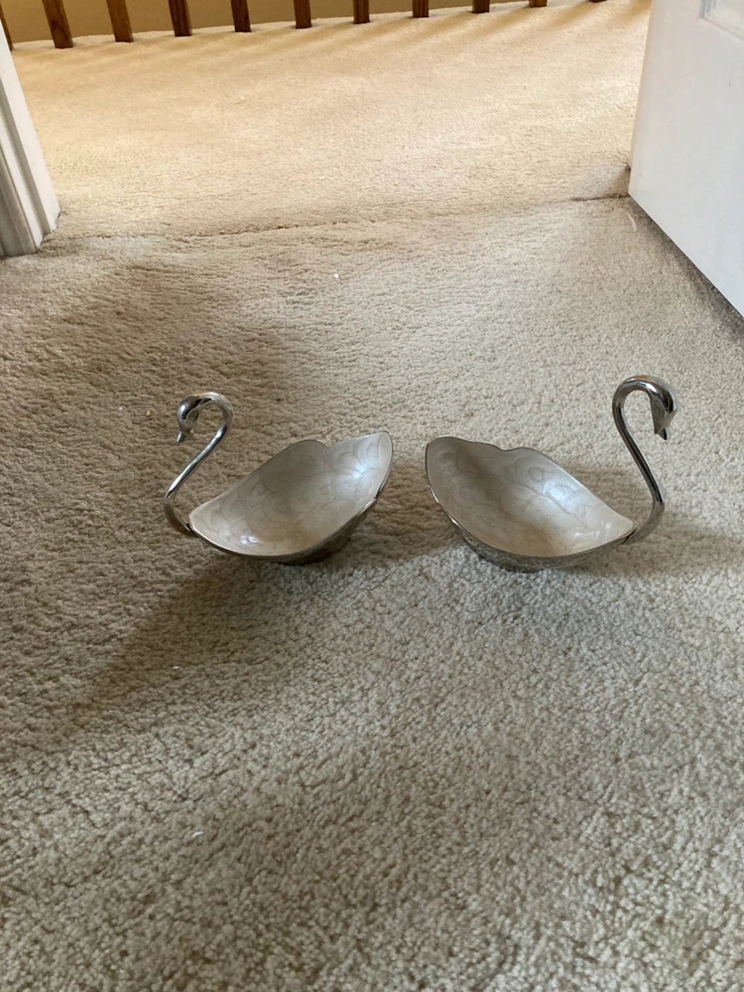 Set of 2 Swan Serving Bowls