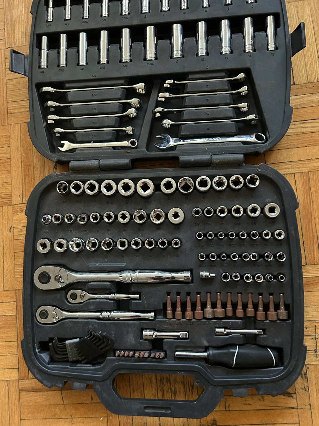 Husky 134-Piece 1/4 in. and 1/2 in. Drive Mechanics Tool Set - photo 2