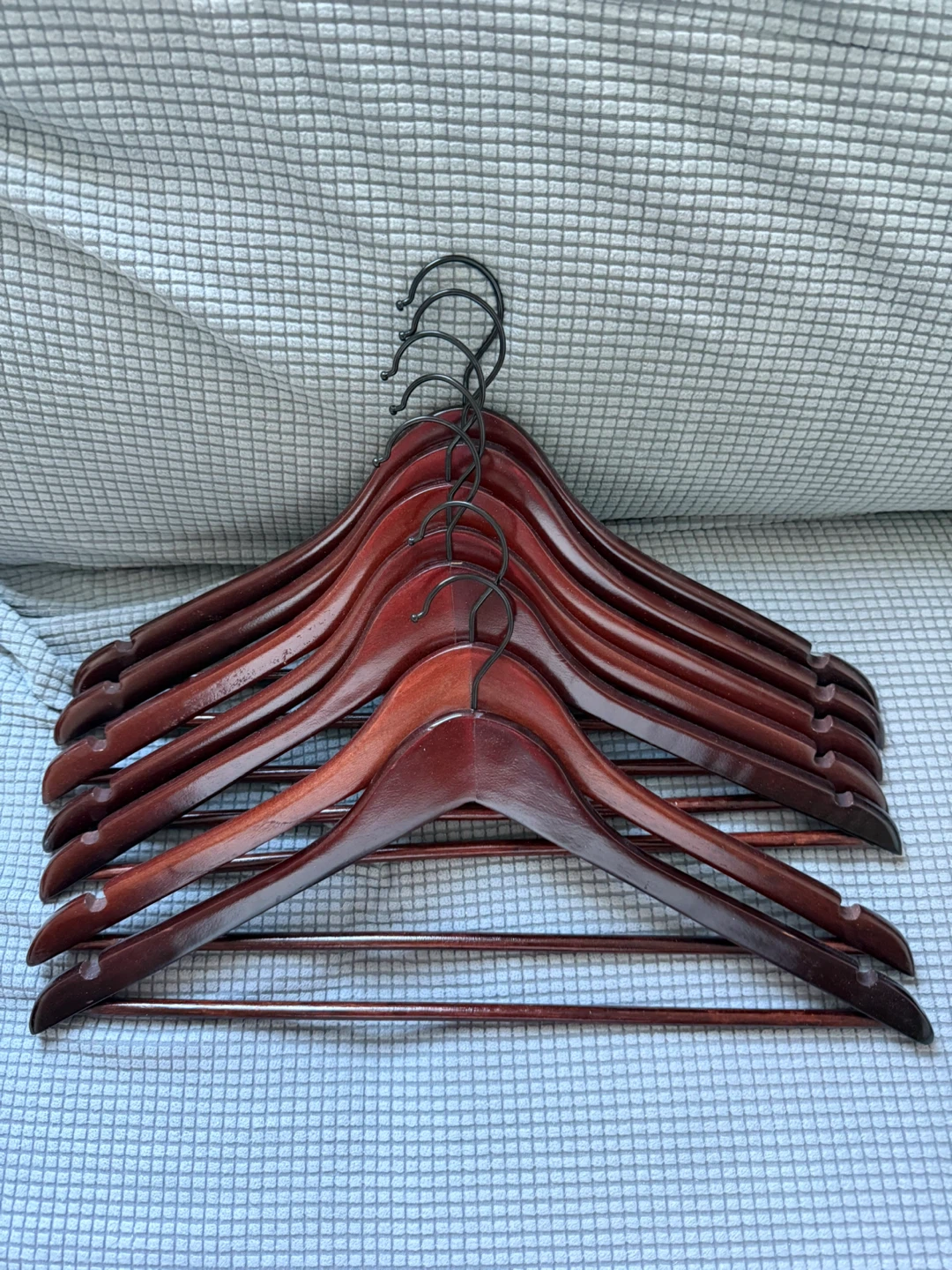 Bundle of wooden and velvet hangers - photo 2