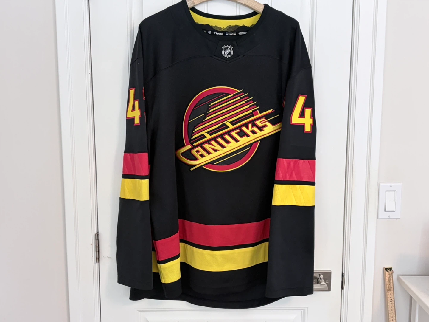 Authentic Fanatics Canucks Quinn Hughes Skate Jersey 3XL - photo 3