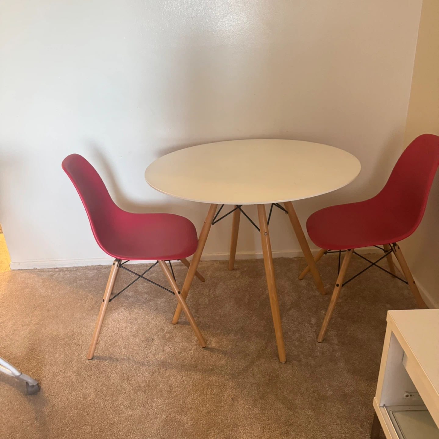 Round White Dining Table with 2 Red Chairs - photo 3