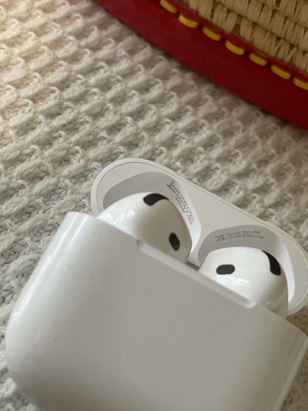 Apple AirPods (4nd generation) no charger - photo 2