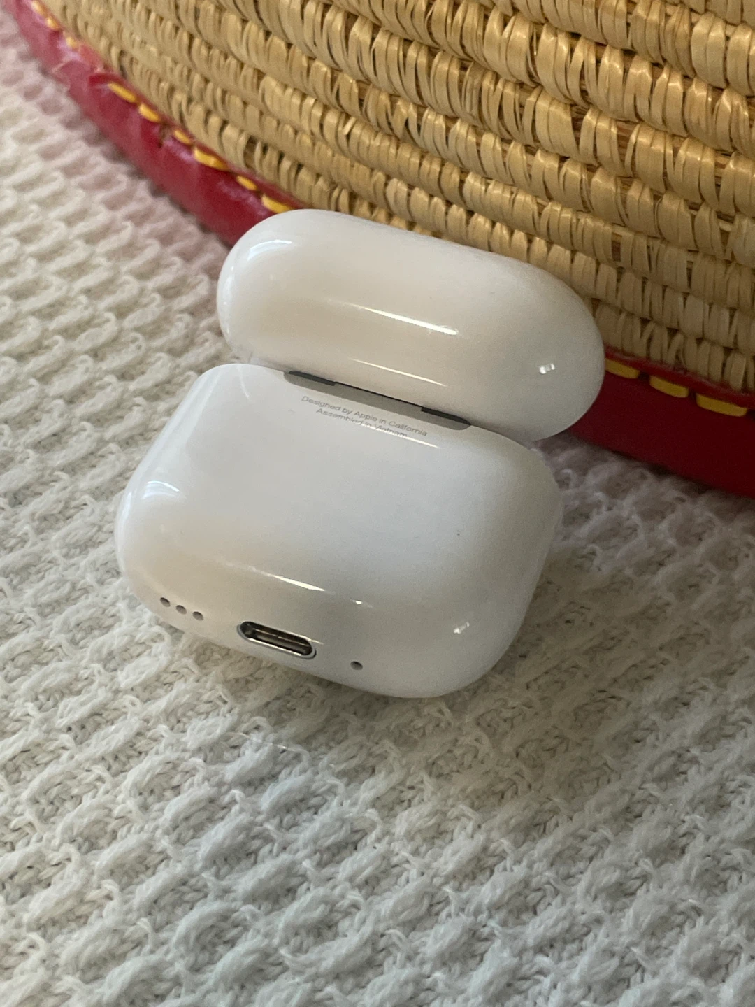Apple AirPods (4nd generation) no charger - photo 3