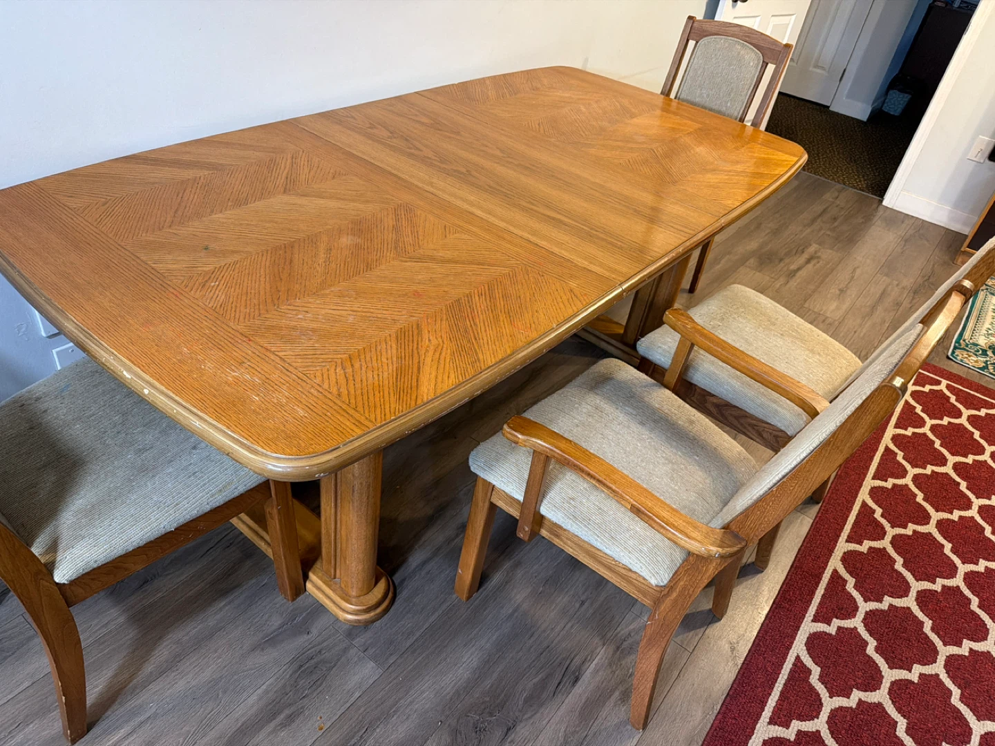 Solid Wooden Adjustable Dining Table with 4 Chairs