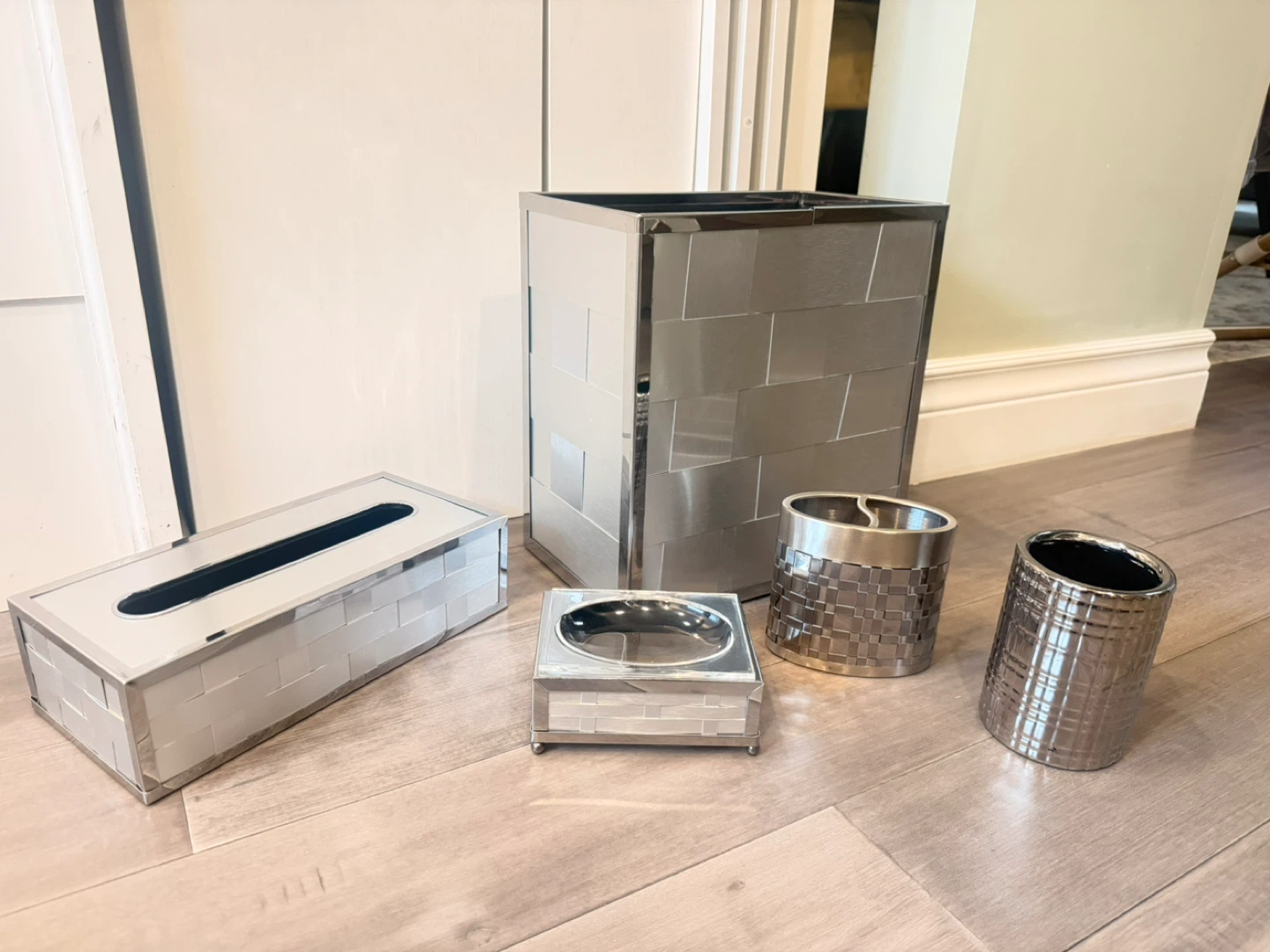 Bathroom Accessory set