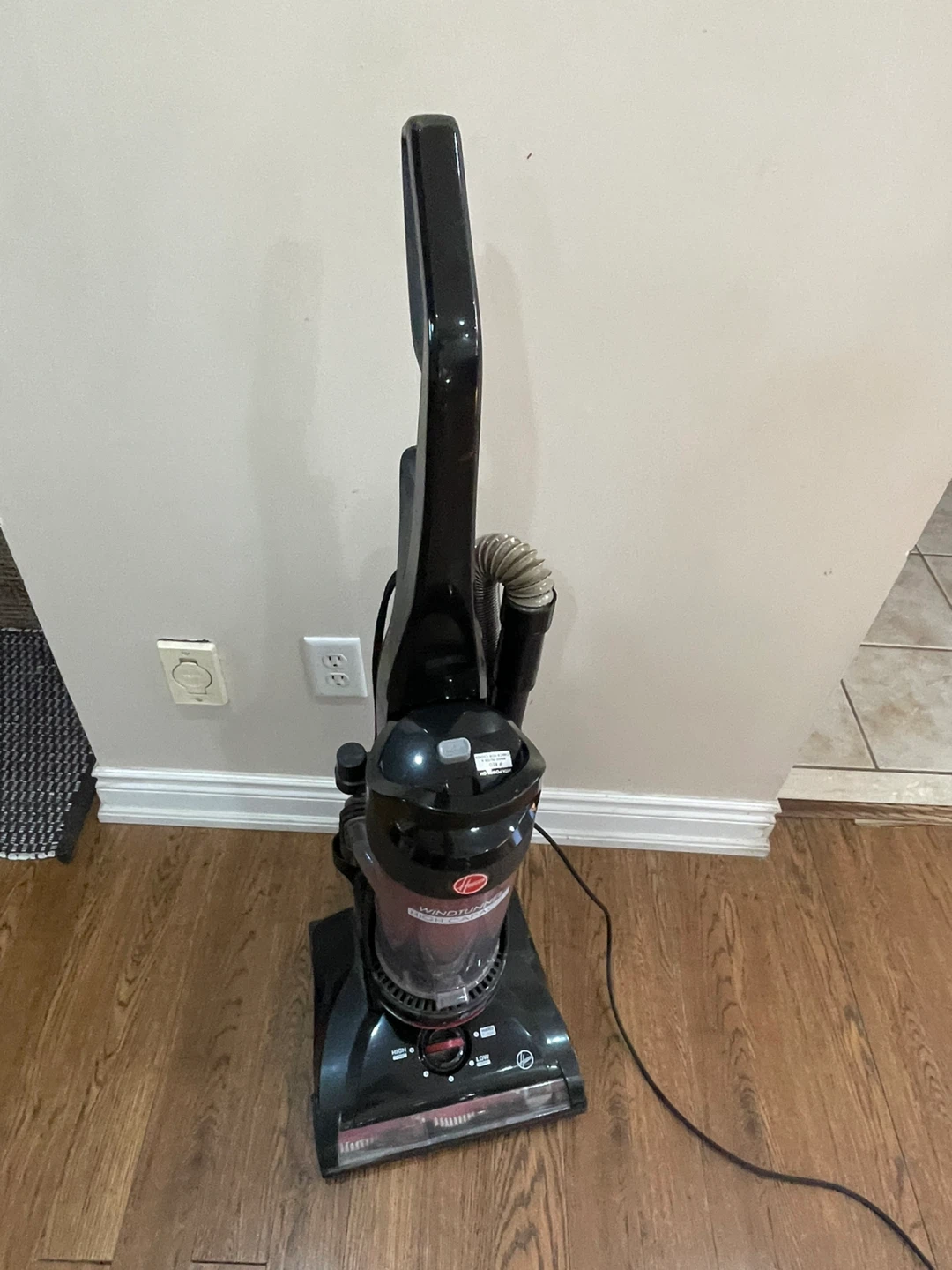 Hoover WindTunnel High Capacity Upright Vacuum - photo 4
