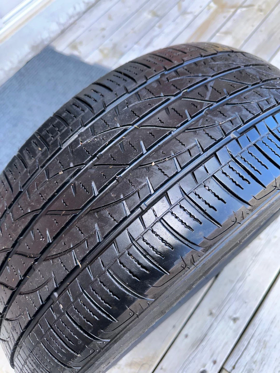 Firestone  Tire 235/50R18