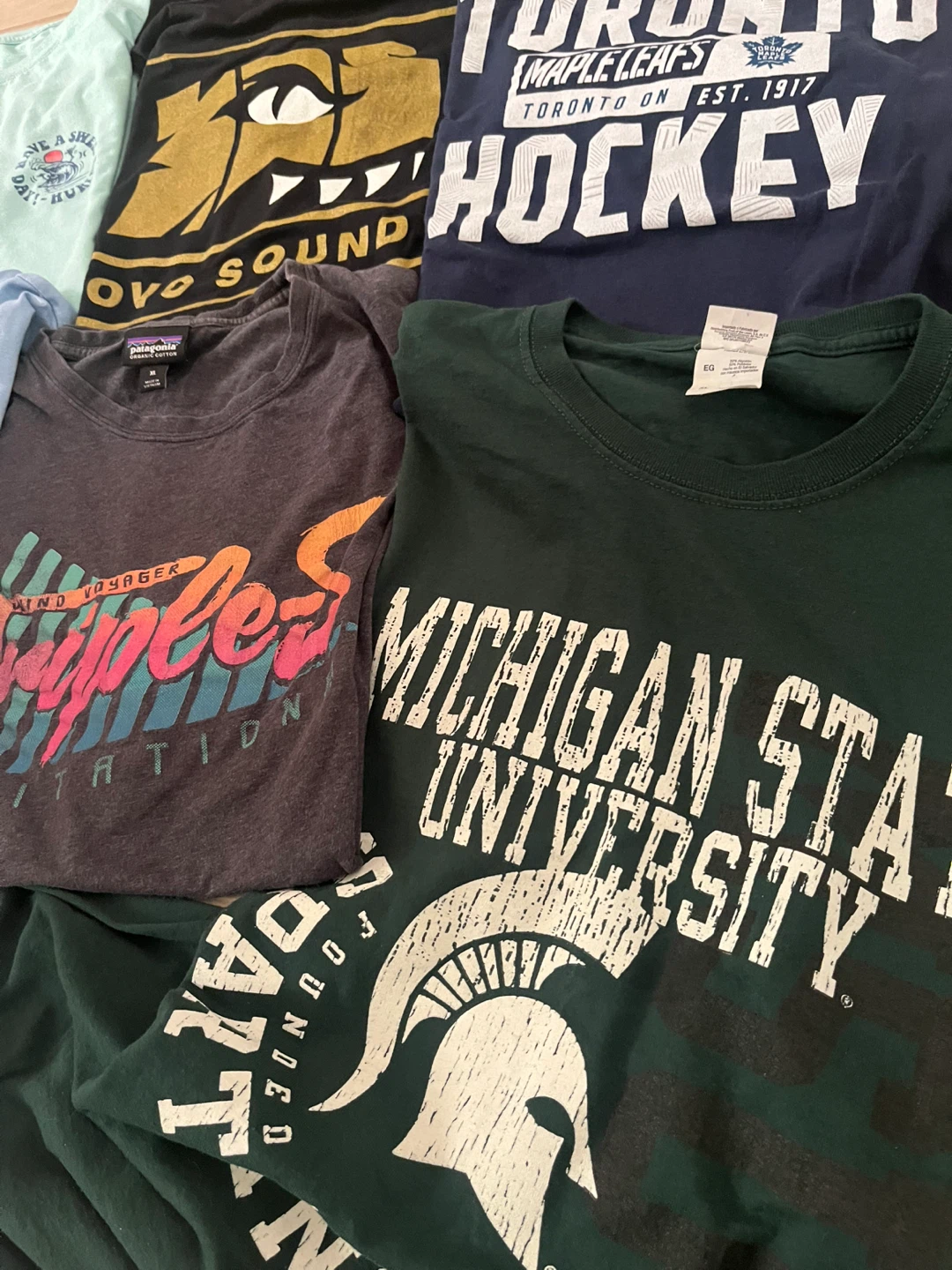 Men’s Size XL T-shirt Bundle: OVO, Patagonia, Leafs & more - photo 3