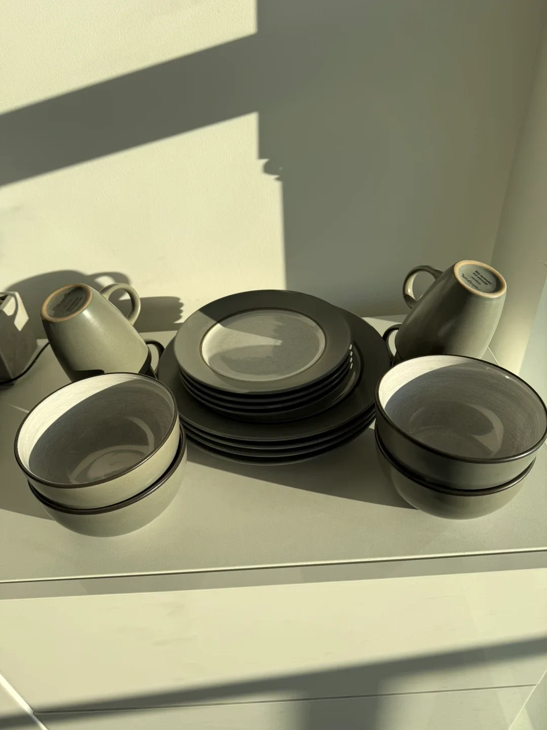 Grey Stoneware Dinnerware Set- 16 Pieces - photo 5