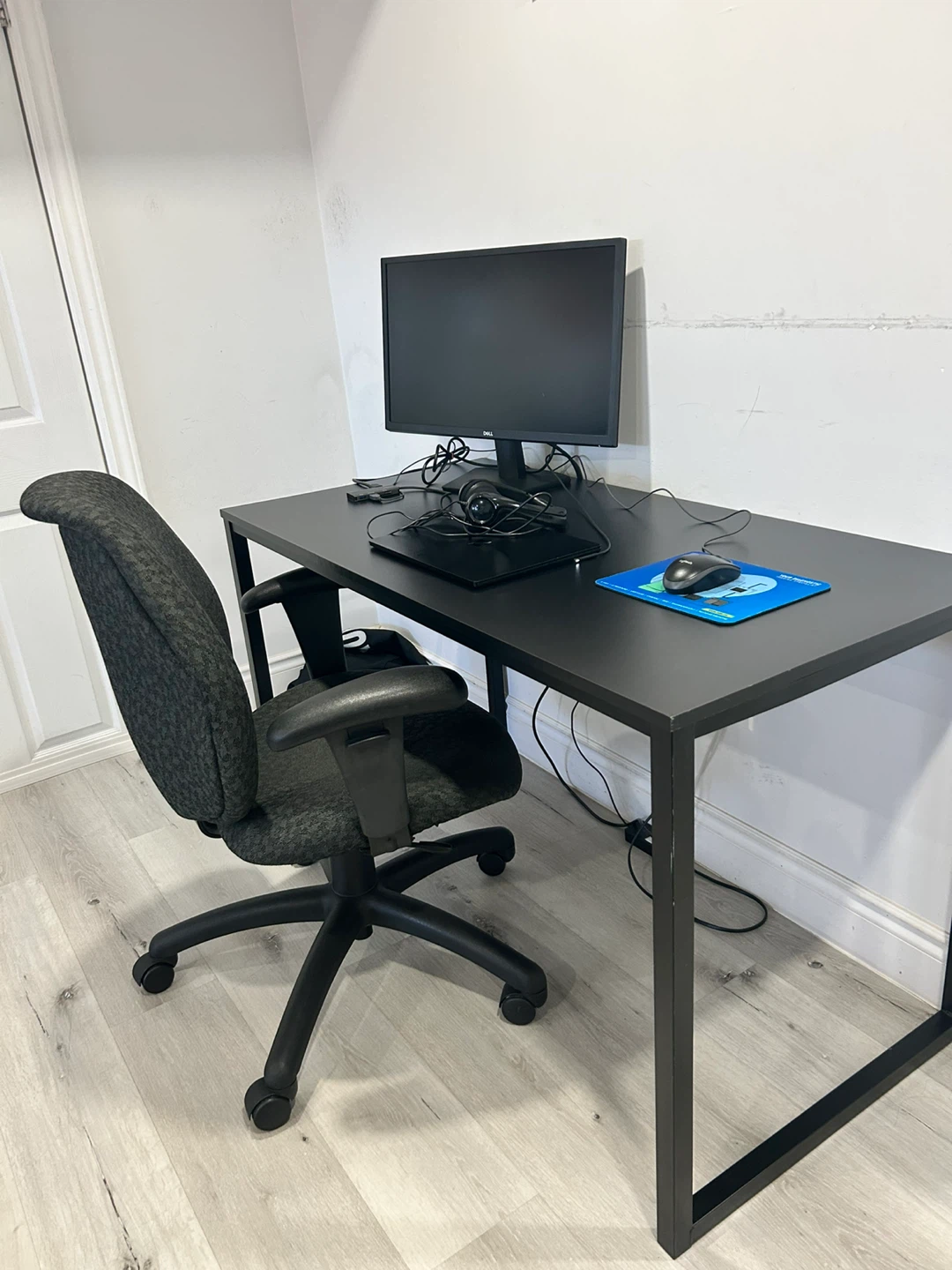 Black Desk with Swivel Office Chair - photo 3