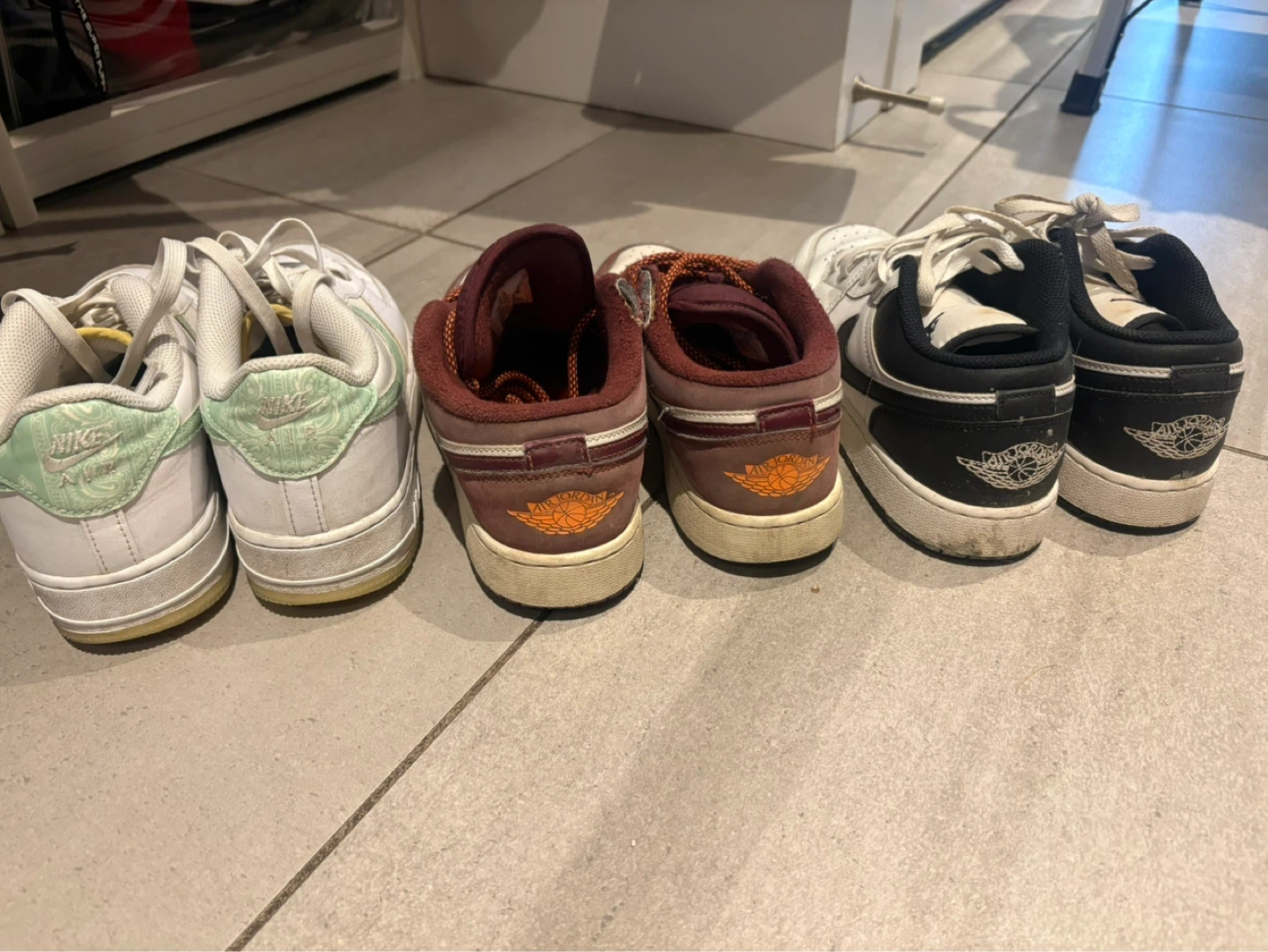 Bundle of 3 Pairs Nike & Jordan Sneakers - photo 2