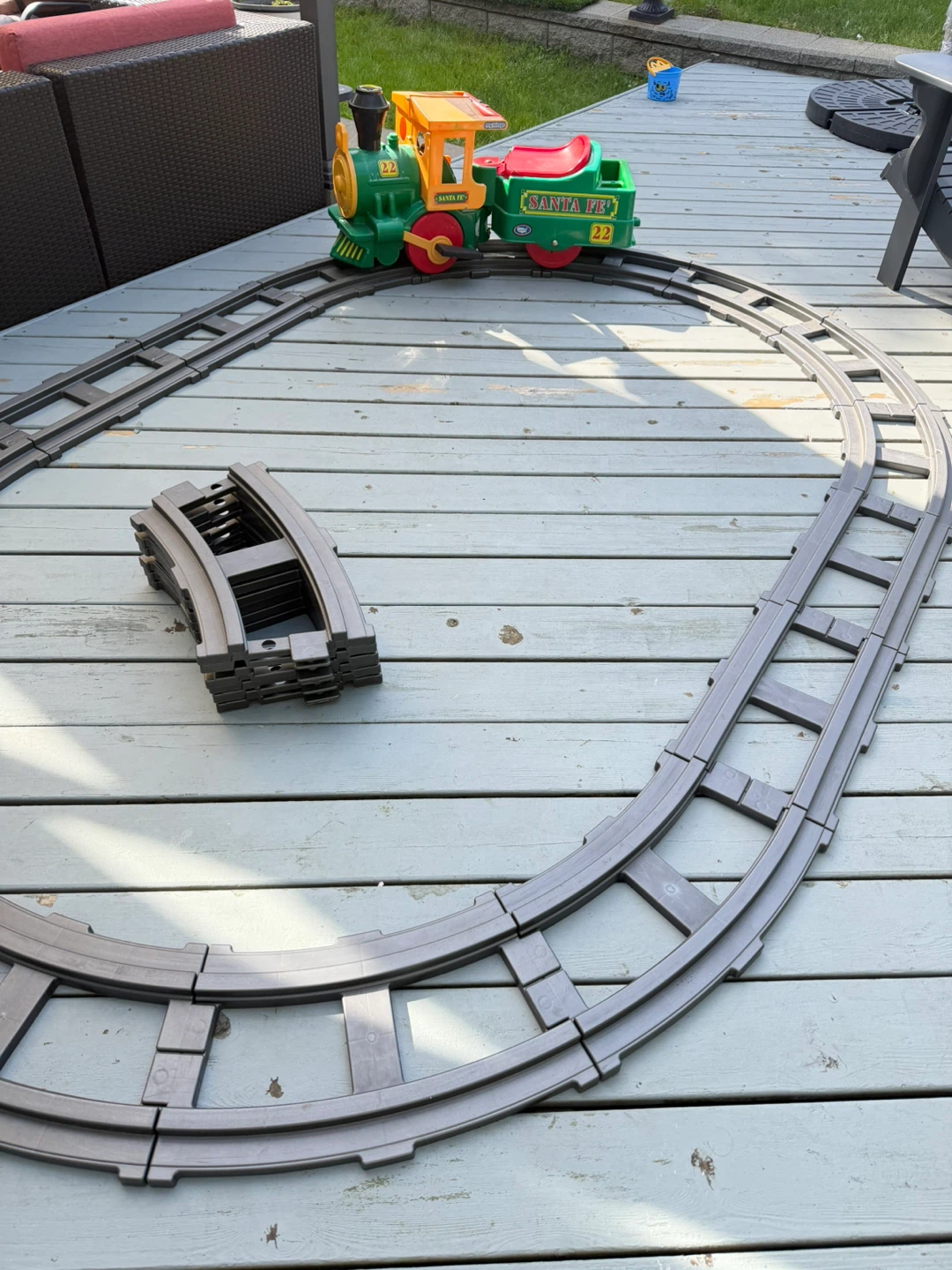 Peg Perego Santa Fe Train Ride-On with Track - photo 2