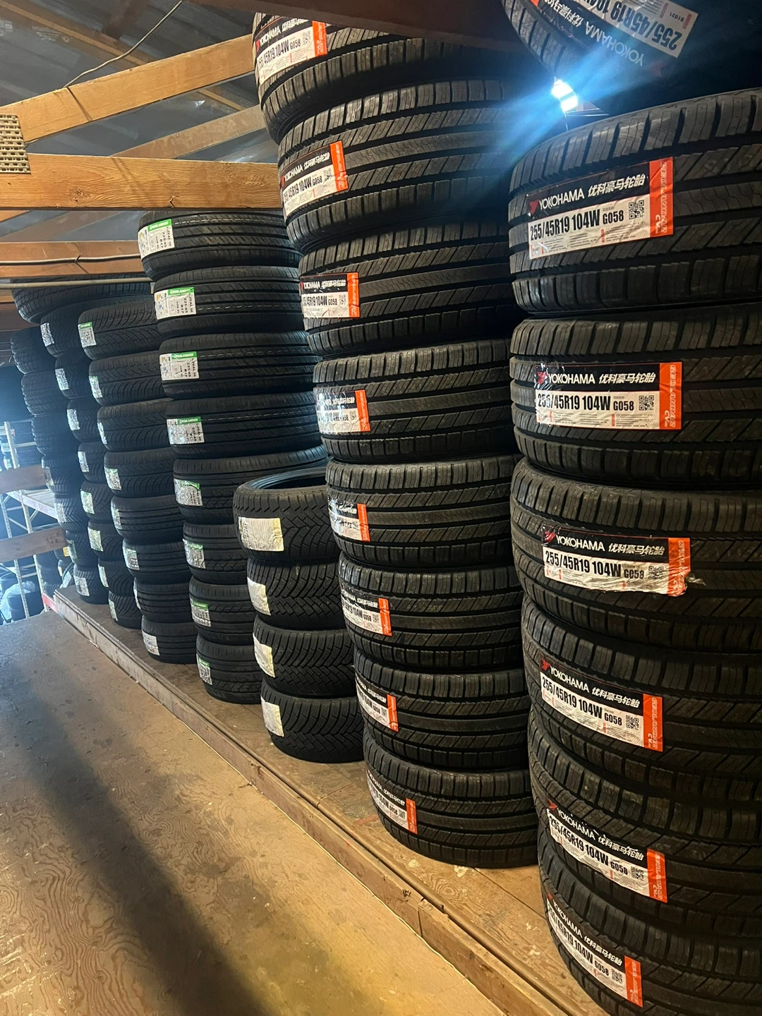Yokohama 255/45R19 104W Tires