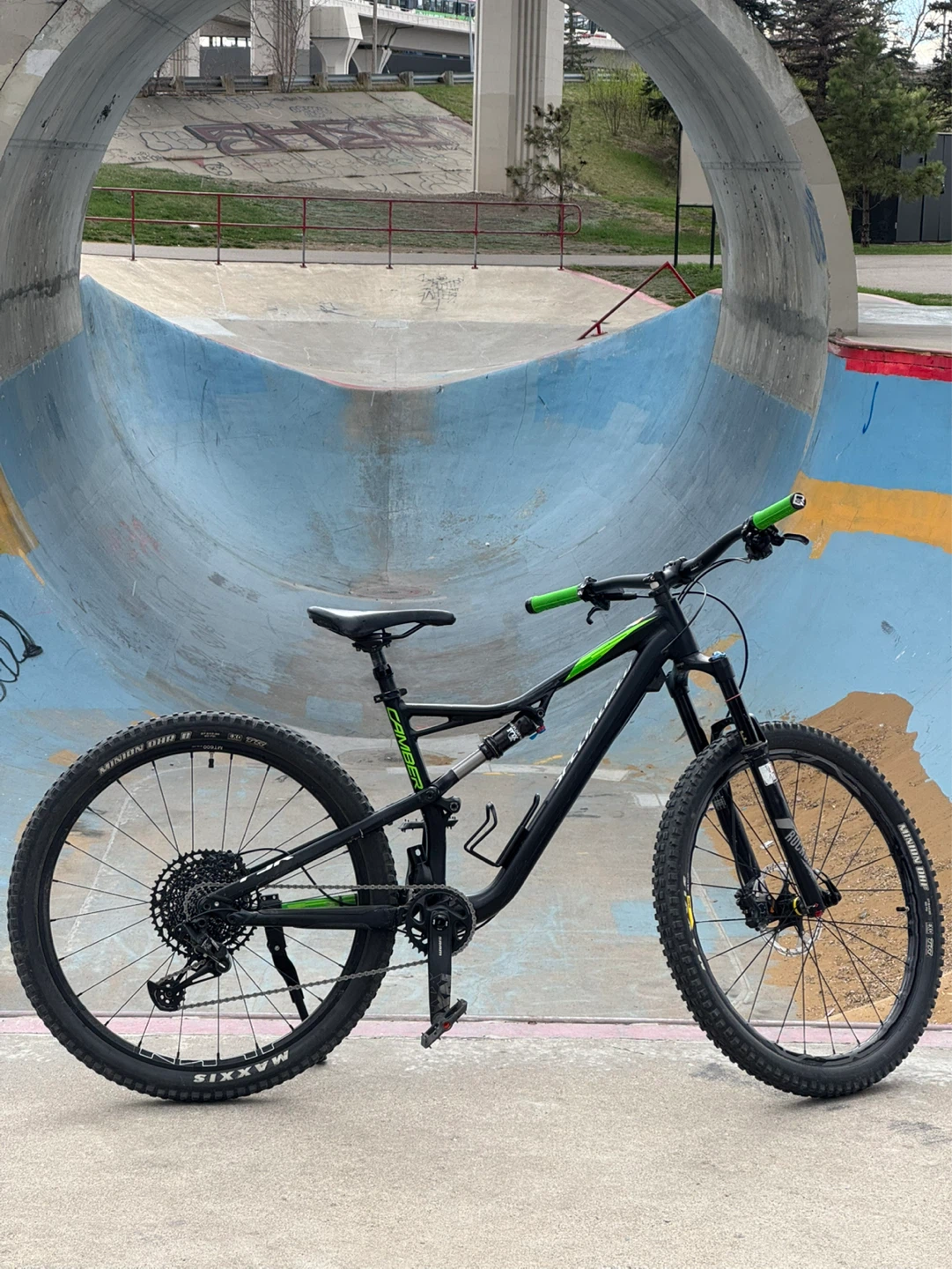 Specialized Full CARBON Suspension Mountain Bike