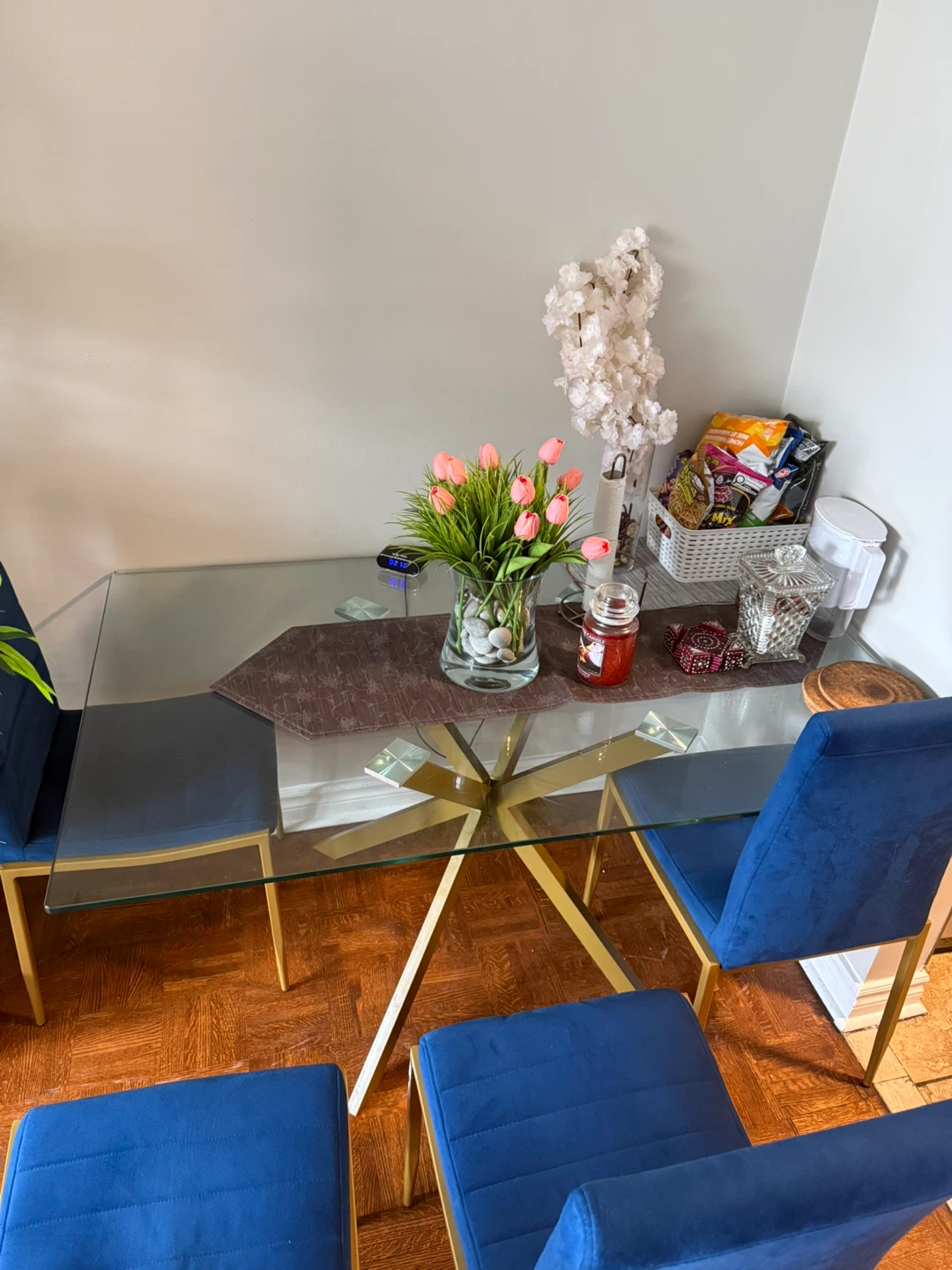 Dinning table with 4 chairs - photo 4