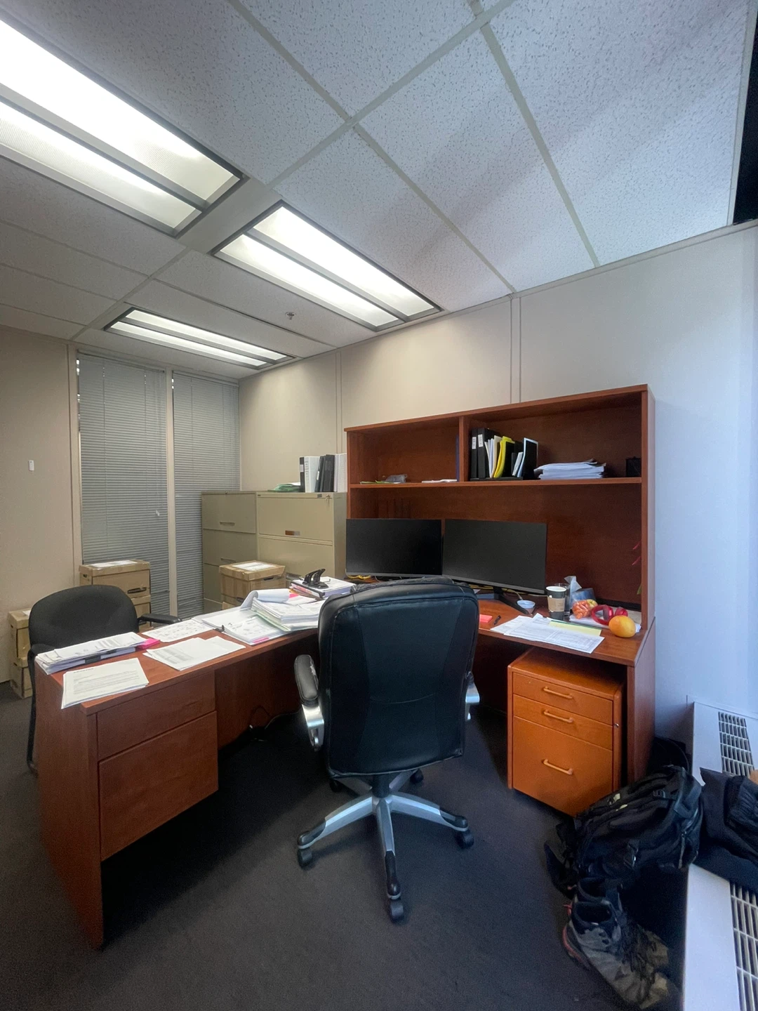 Office desk - photo 2