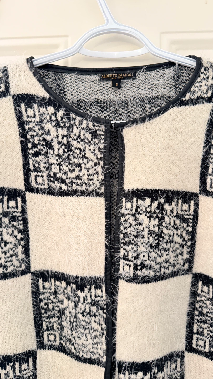 Unique QR Code Cardigan Size S/M - photo 3