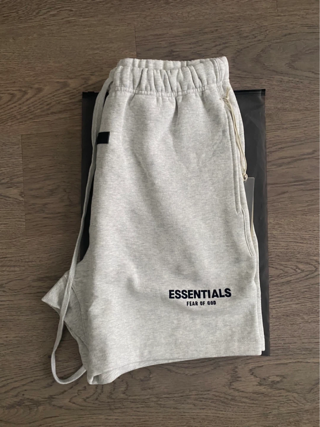 ESSENTIALS Fear of God Sweat Shorts Medium Grey - photo 5
