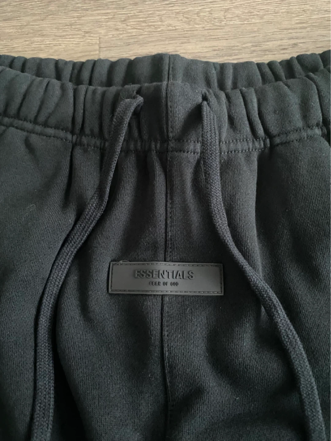 ESSENTIALS Fear of God Black Sweat Shorts - photo 5