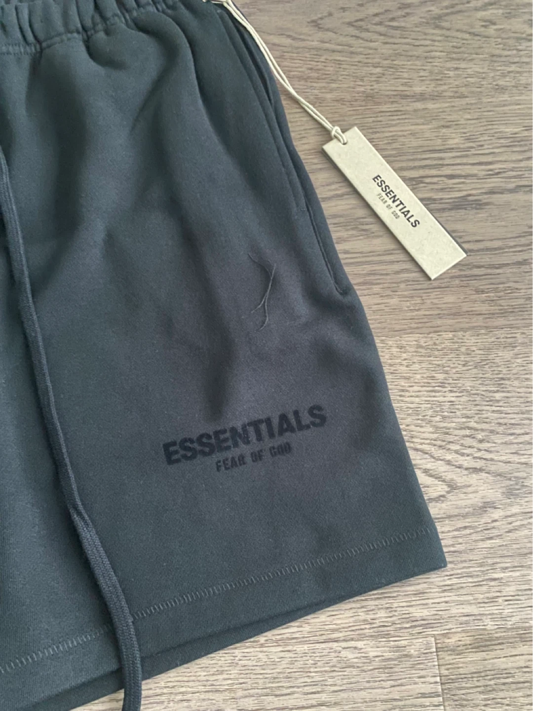 ESSENTIALS Fear of God Black Sweat Shorts - photo 4