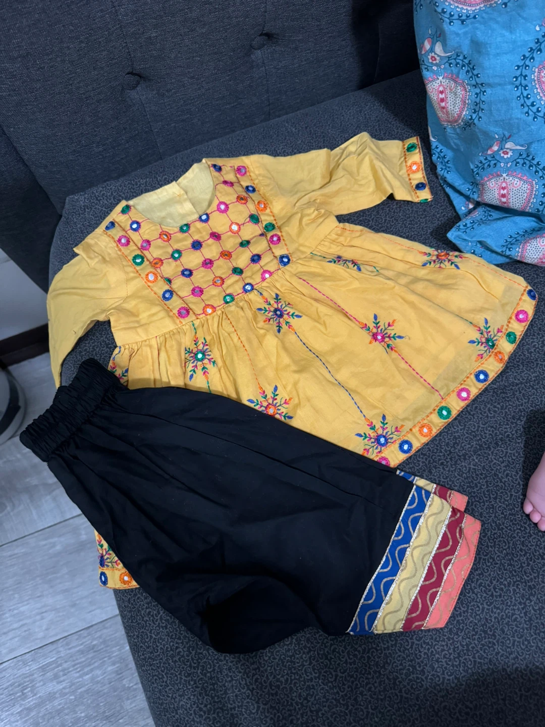 Baby Girl Embroidered Dress - photo 2