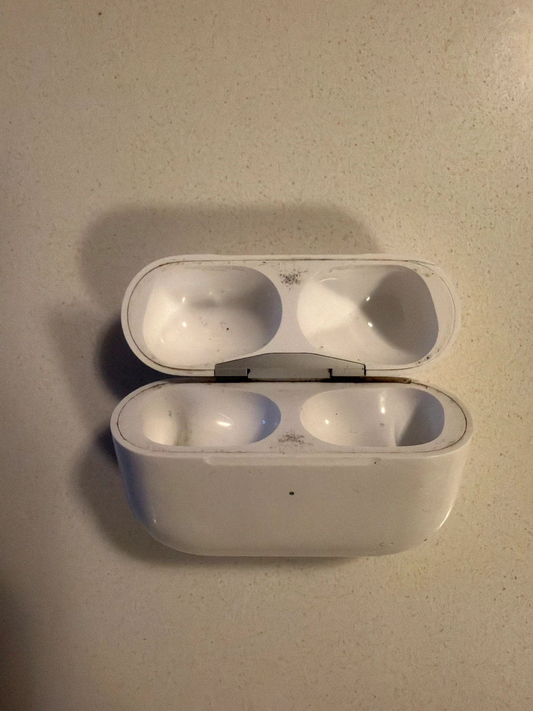 Apple AirPods Pro Charging Case (A2031) - photo 2