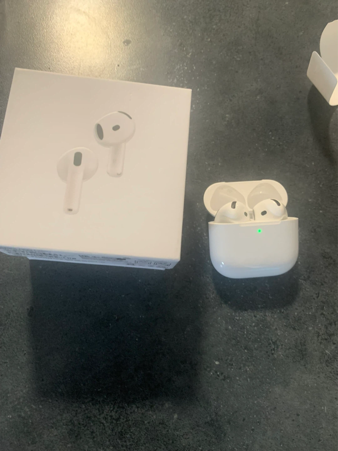 AirPods 4 - photo 2