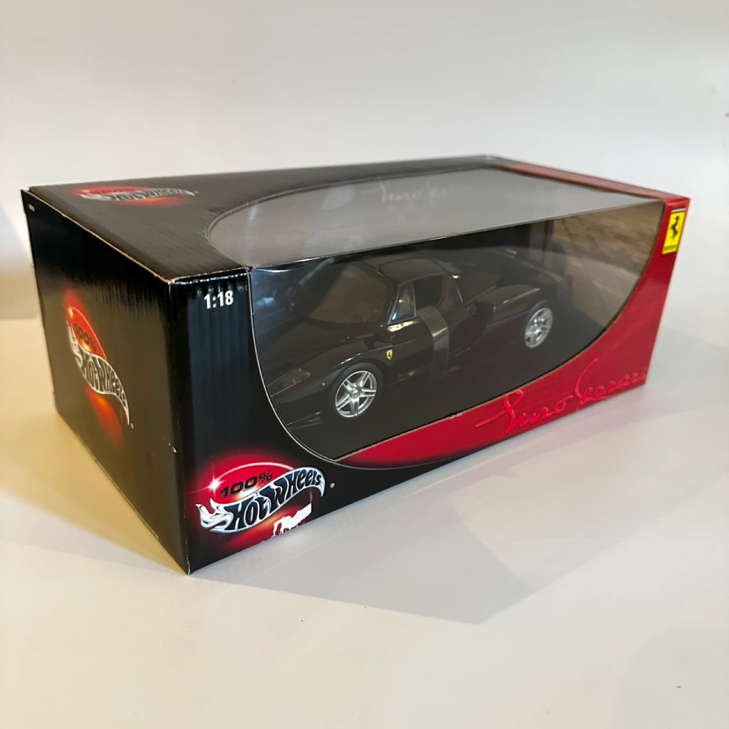 Hot Wheels 1:18 Ferrari Enzo - photo 2