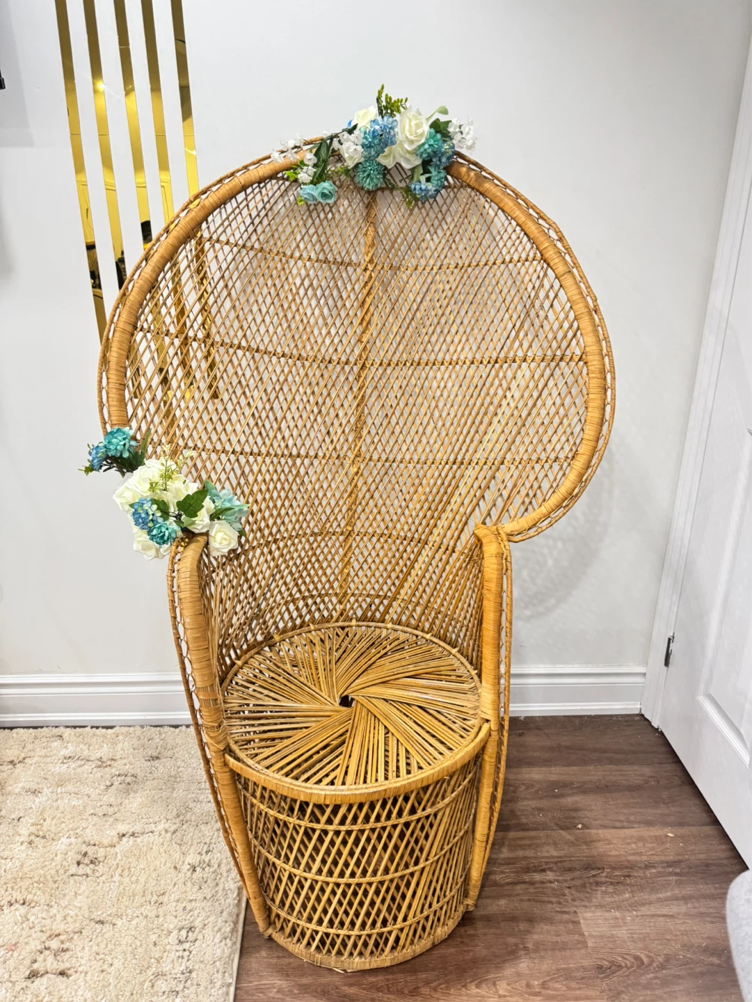 Wicker Peacock Chair with Floral Decor - photo 2