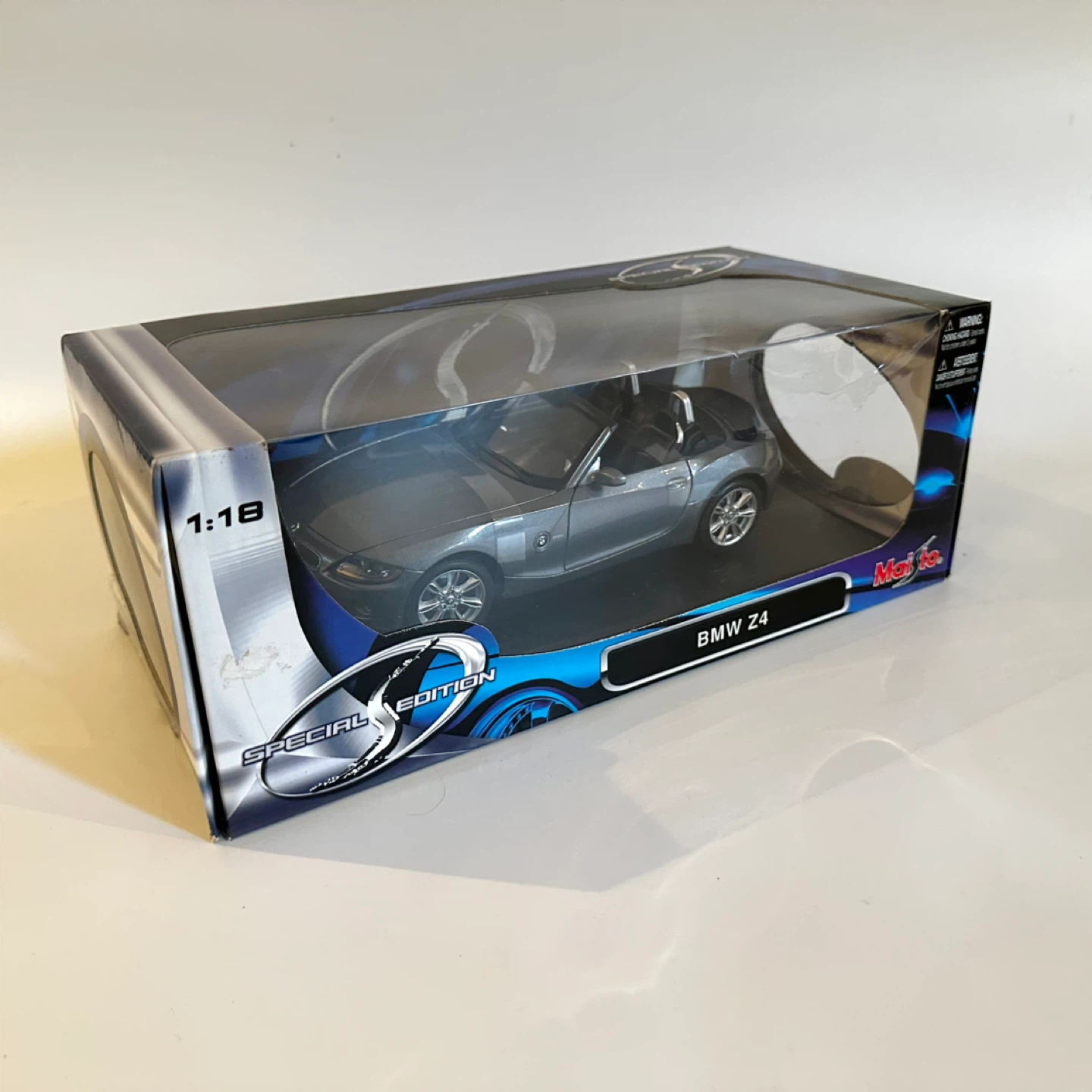 Maisto BMW Z4 Special Edition 1:18 Scale Diecast Car