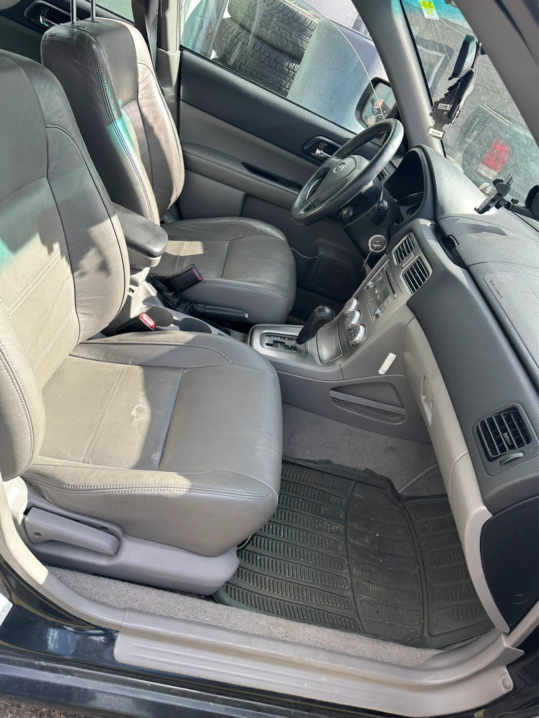 Black Subaru Forester SUV - photo 2