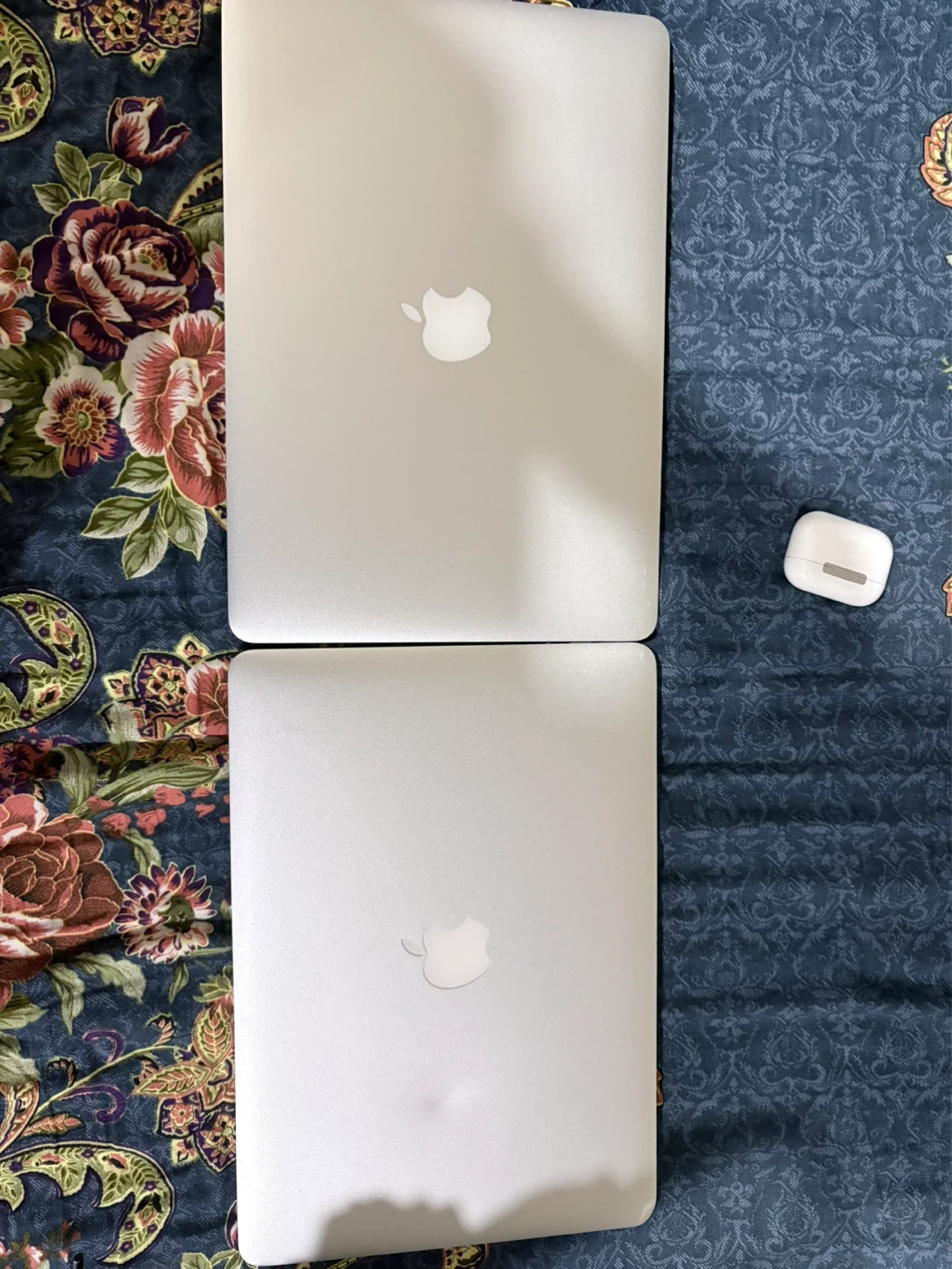 2 Apple MacBook Air (13-inch, 2017) - Intel Core i5, 8GB RAM