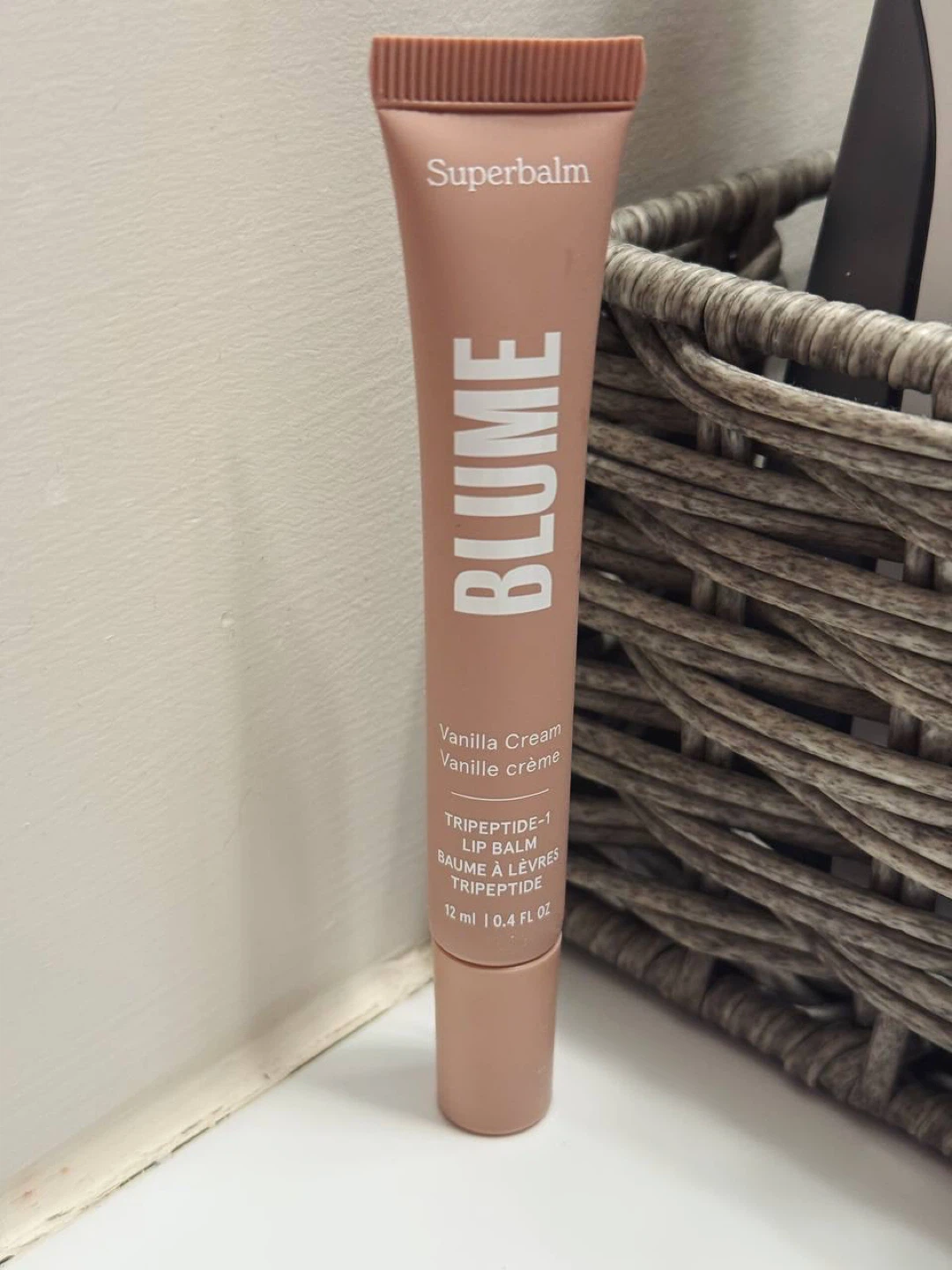 BLUME Superbalm Tripeptide-1 Hydrating Lip Balm Vanilla Cream