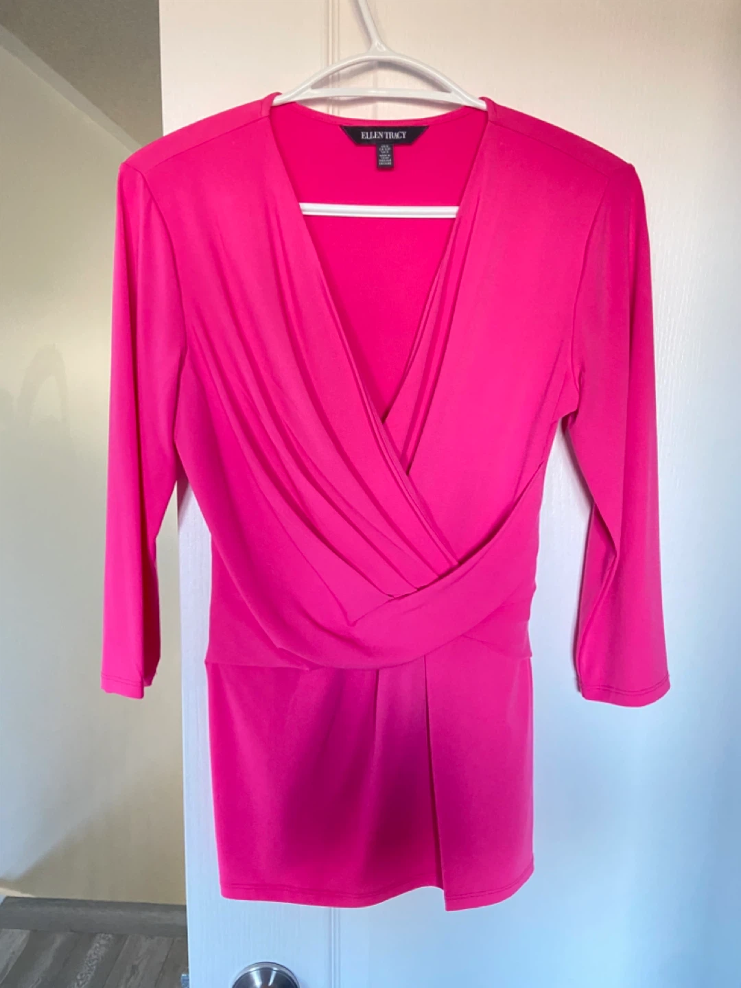 Ellen Tracy Women's Pink V-Neck Ruched Top Size S