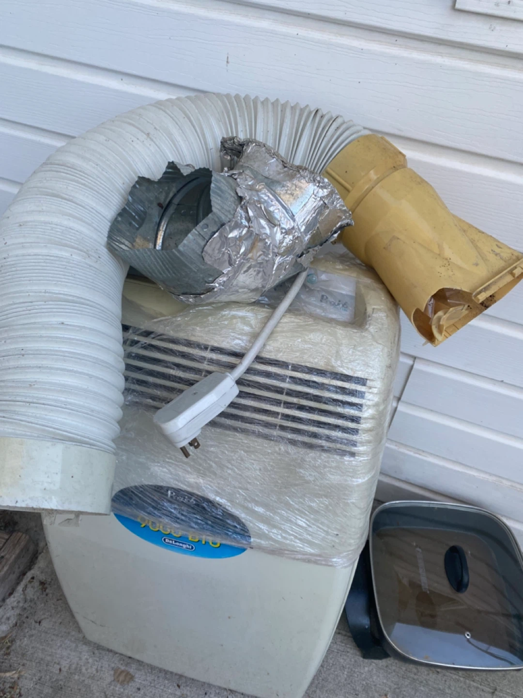 DeLonghi Portable Air Conditioner - photo 2