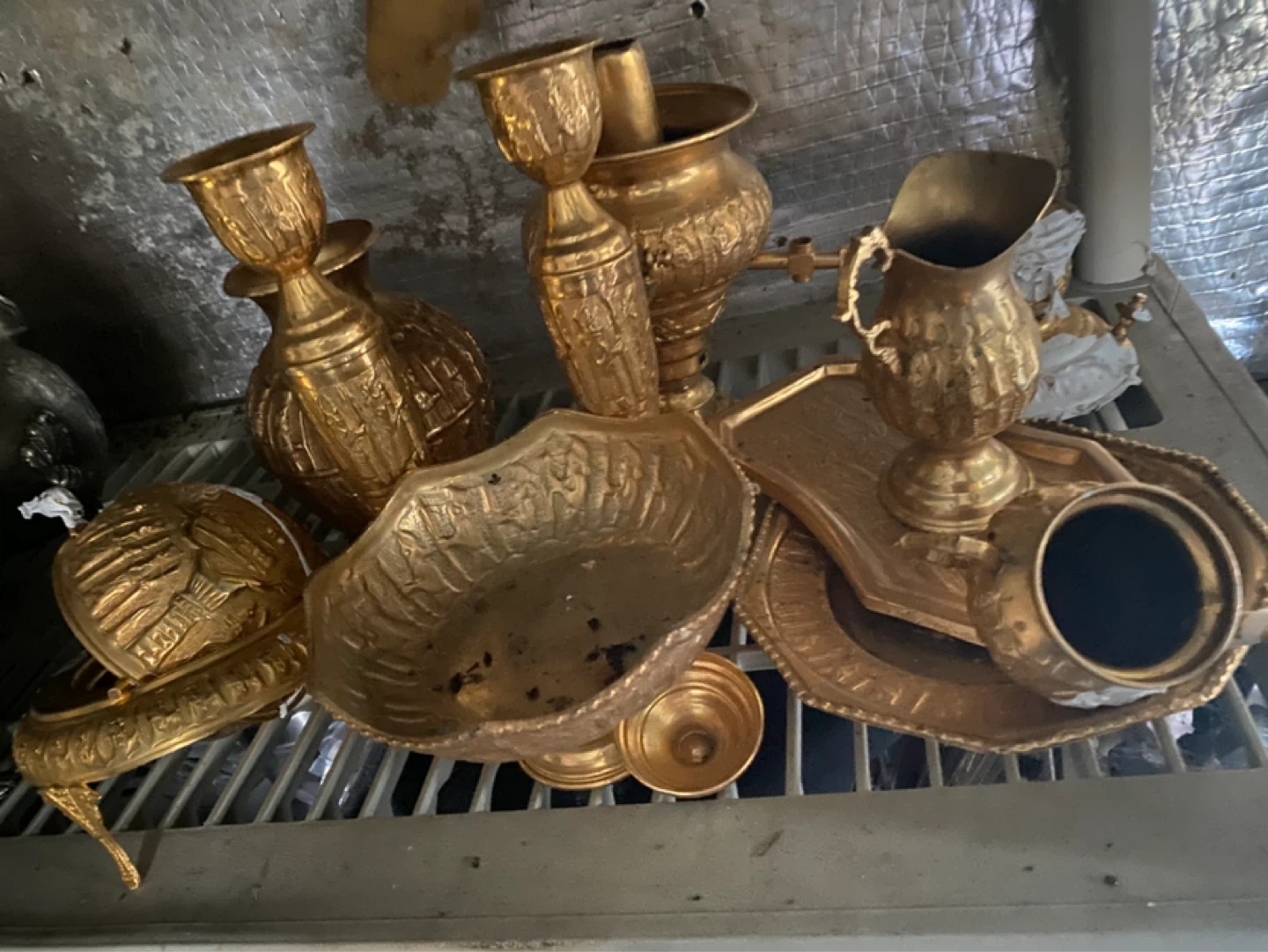 Collection of decorative brass items - photo 2