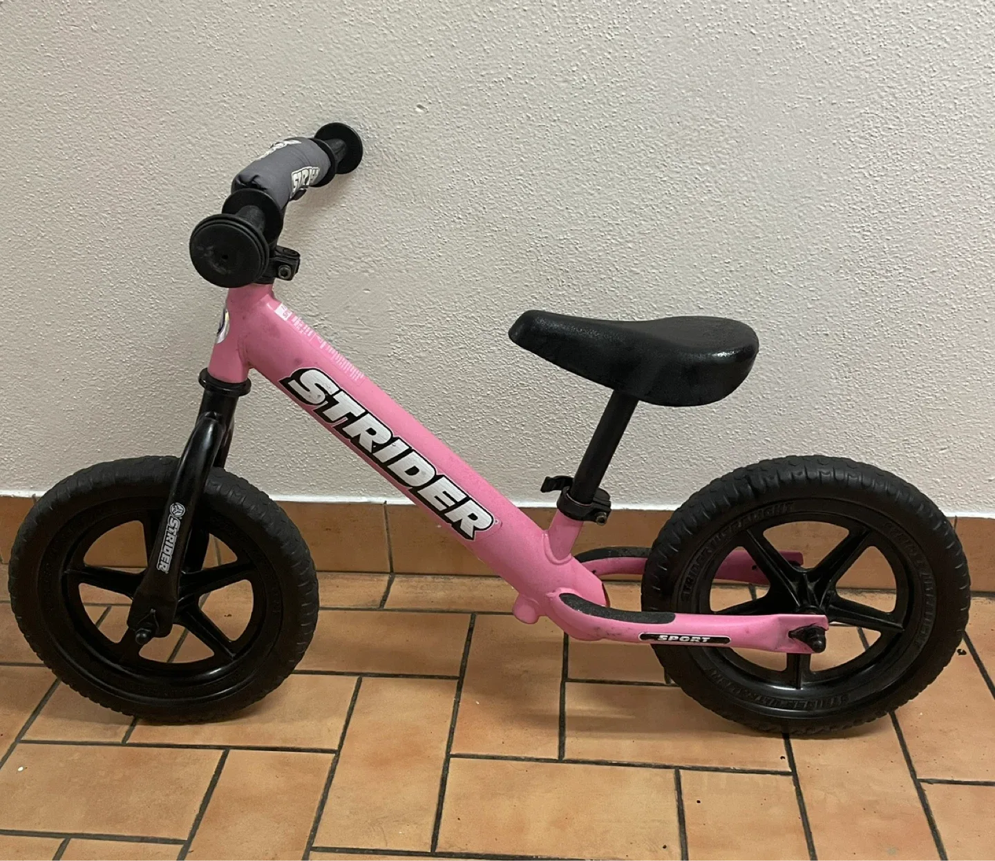 Strider Sport Balance Bike - Pink