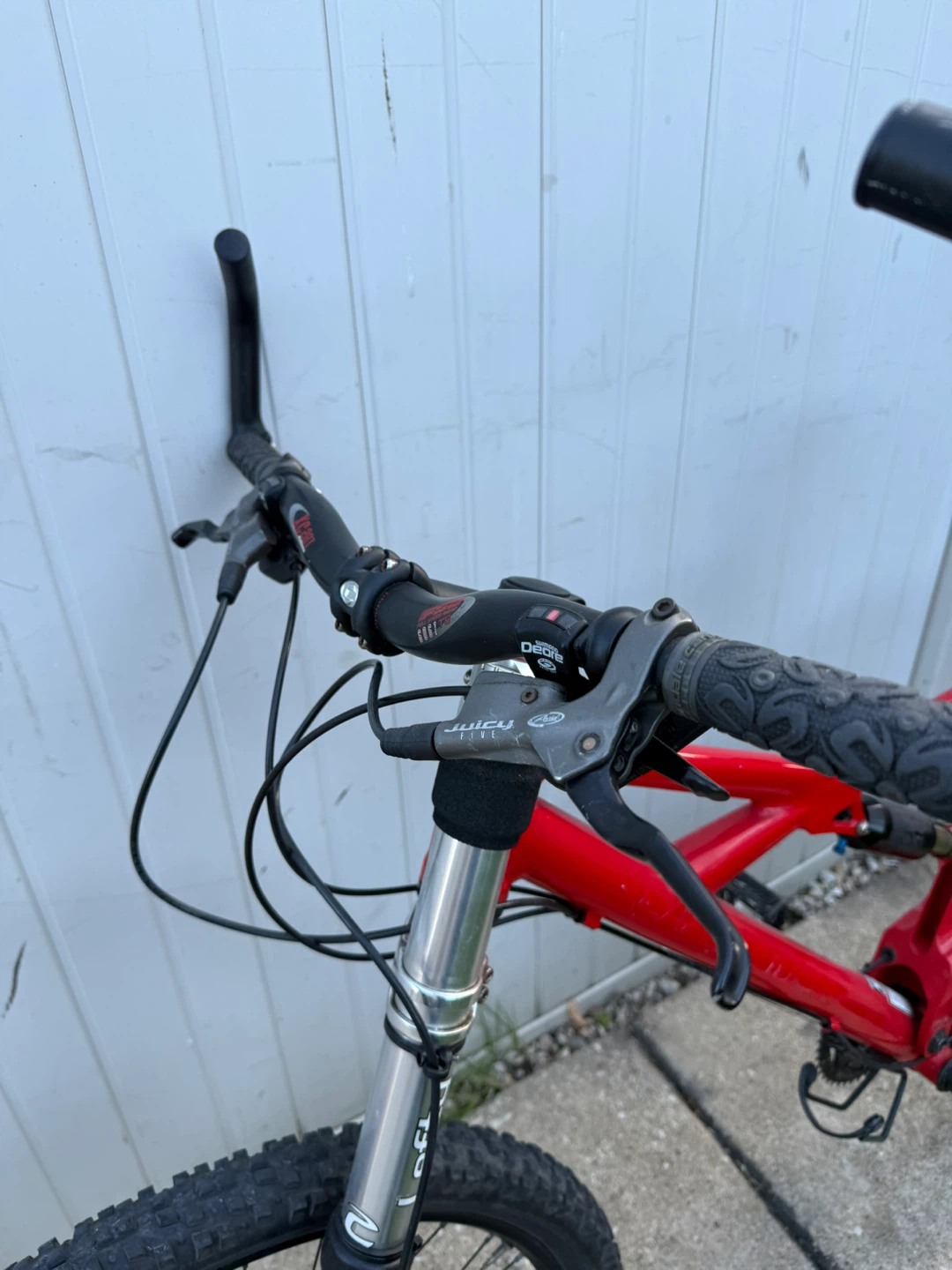Red Full Suspension cannondale Mountain Bike - photo 3