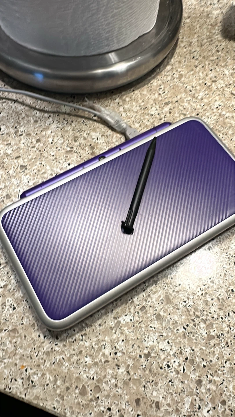 Nintendo 2DS XL Purple - photo 4