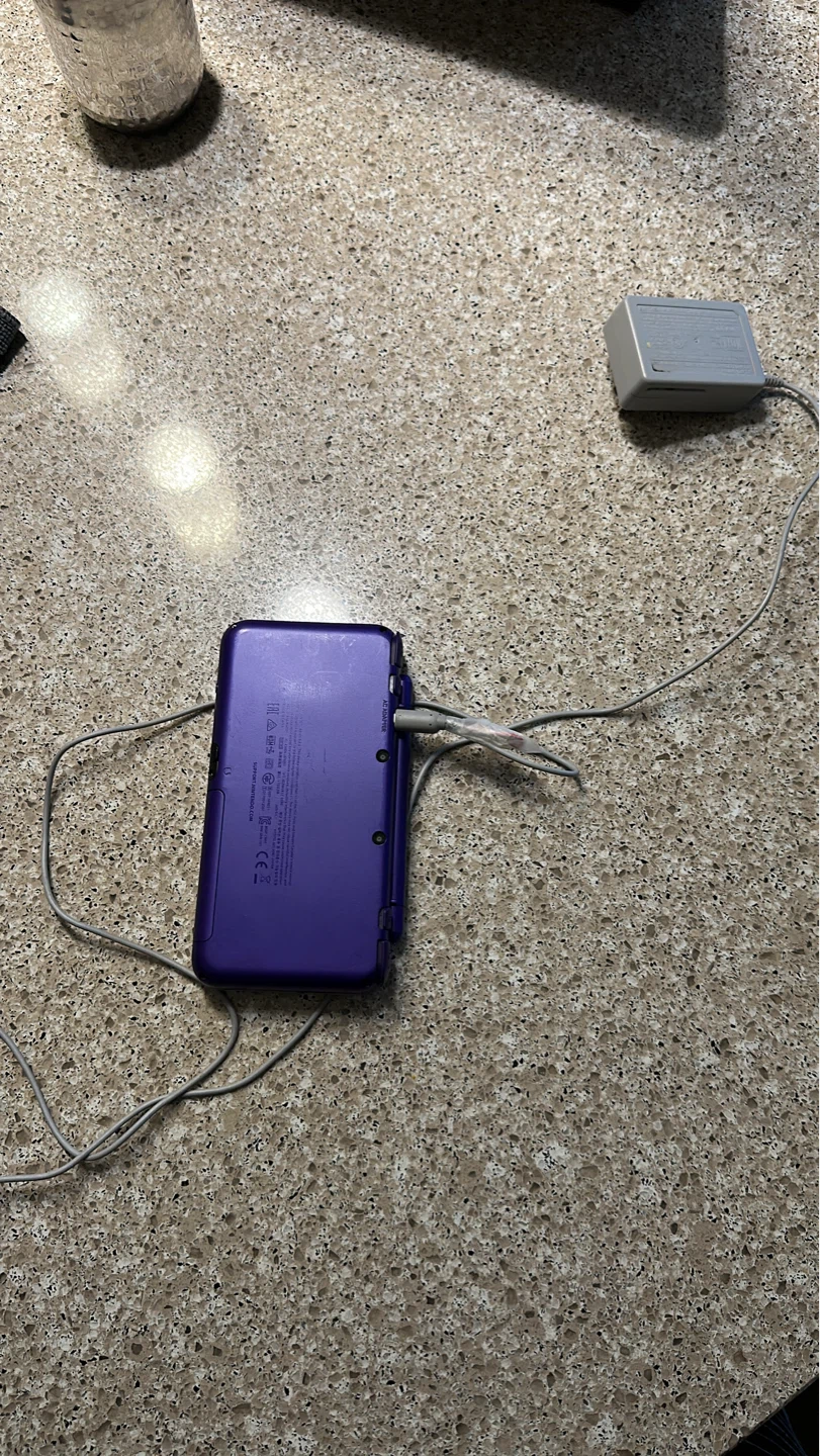 Nintendo 2DS XL Purple - photo 3