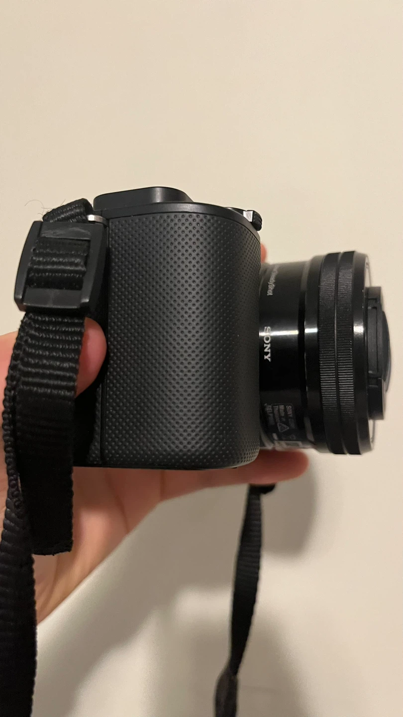 Sony ZV-E10 camera + kit lens - photo 3