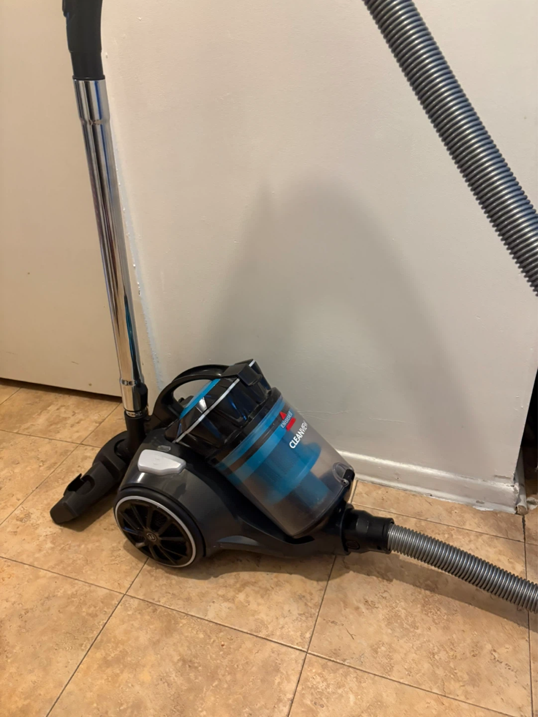 Bissell CleanView Vacuum Cleaner-Moving OUT