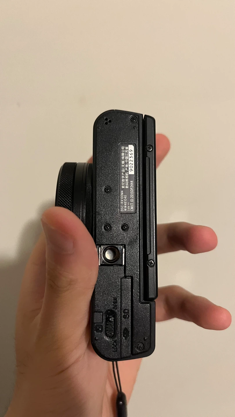 Sony RX100 mark 4 camera - photo 4