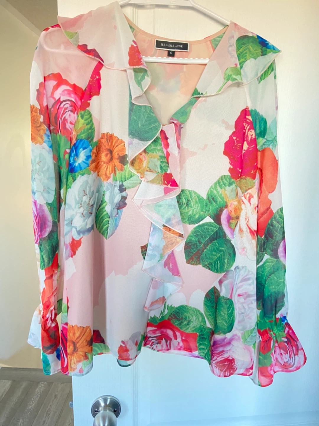 Melanie Lyne Women's Floral Ruffle Blouse Size 6